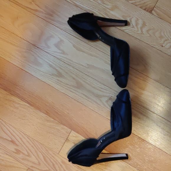 BCBG Satin heel - Picture 3 of 7